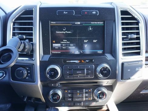 Used 2015 Ford F150 Platinum w/ Equipment Group 701A Luxury image 8
