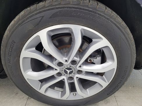 Used 2018 Mercedes-Benz C 300 4MATIC Sedan w/ Premium Package image 31