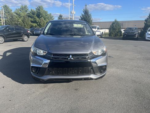 Used 2018 Mitsubishi Outlander Sport ES image 2