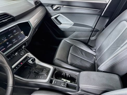 Used 2024 Audi Q3 2.0T Premium image 24