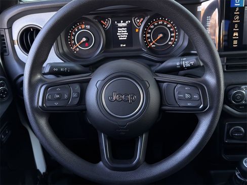 New 2025 Jeep Gladiator Sport image 12