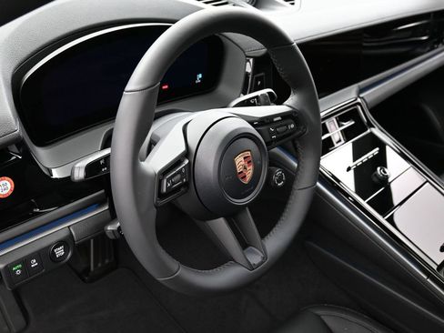 New 2026 Porsche Panamera 4 image 16