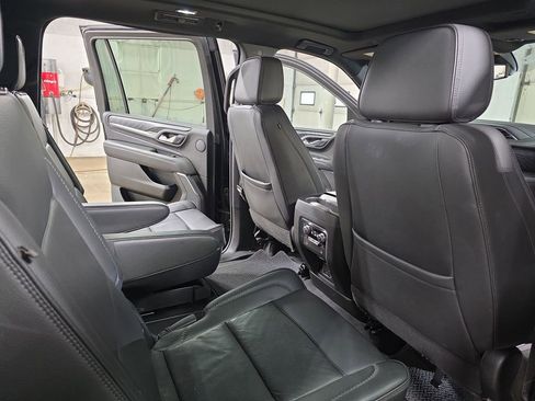Used 2022 GMC Yukon XL Denali AWD/4WD image 11