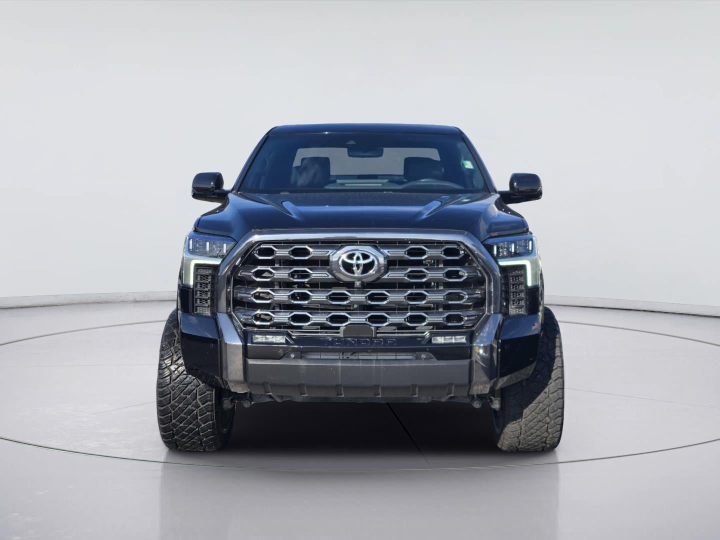 Used 2023 Toyota Tundra Platinum AWD/4WD image 2