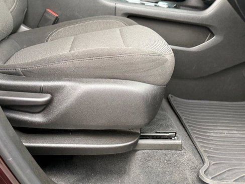 Used 2023 Chevrolet Traverse LT image 13