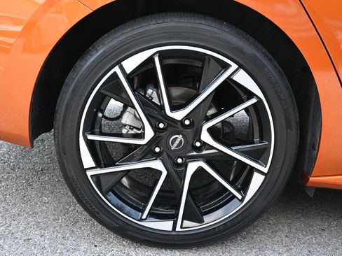 Used 2024 Nissan Sentra SR w/ SR Premium Package FWD image 12