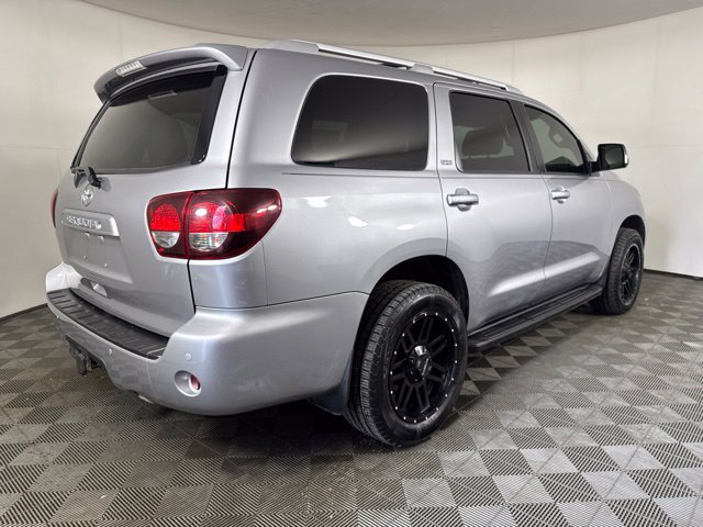 Used 2019 Toyota Sequoia SR5 AWD/4WD image 3