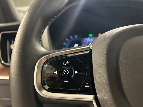 Certified 2025 Volvo XC60 T8 Ultra w/ Climate Package PRO image 13