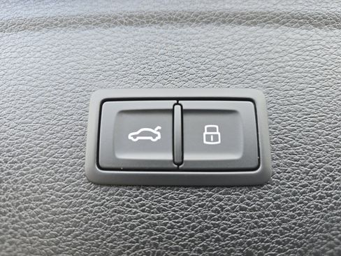 Certified 2023 Audi SQ5 Premium Plus image 16