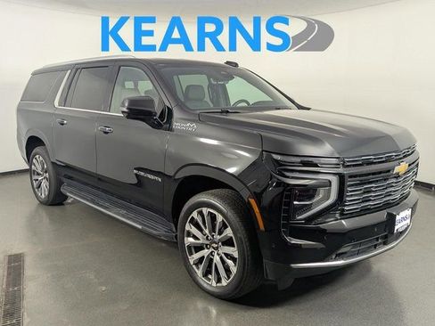 Used 2025 Chevrolet Suburban High Country w/ Sun And Tow Package image 1