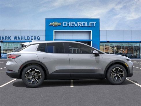 New 2026 Chevrolet Equinox EV LT image 5