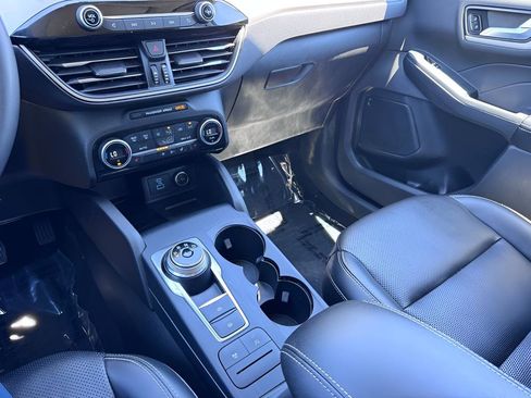 Used 2021 Ford Escape SEL w/ Technology Package FWD image 28