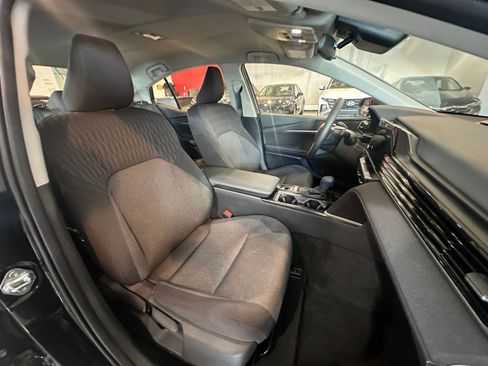 Used 2025 Toyota Camry LE image 35