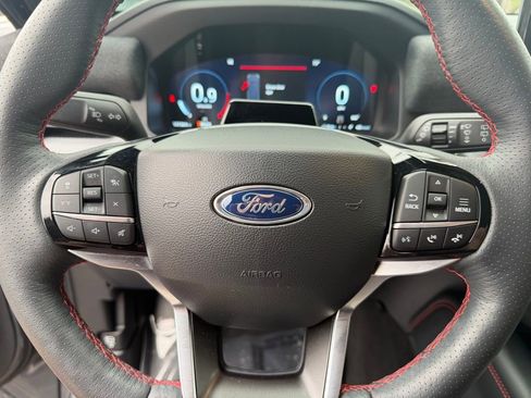 Used 2025 Ford Explorer ST-Line image 23