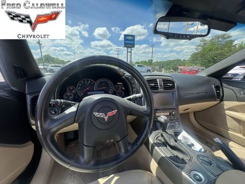 Used 2005 Chevrolet Corvette Convertible w/ Preferred Equipment Group RWD image 16