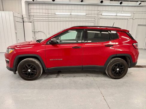Used 2018 Jeep Compass Sport w/ Cold Weather Group FWD image 3