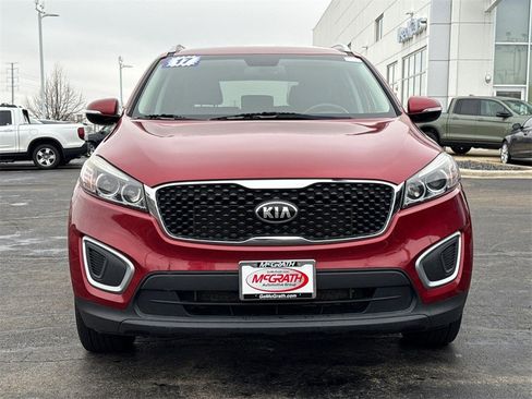 Used 2017 Kia Sorento LX w/ LX Convenience Package image 4