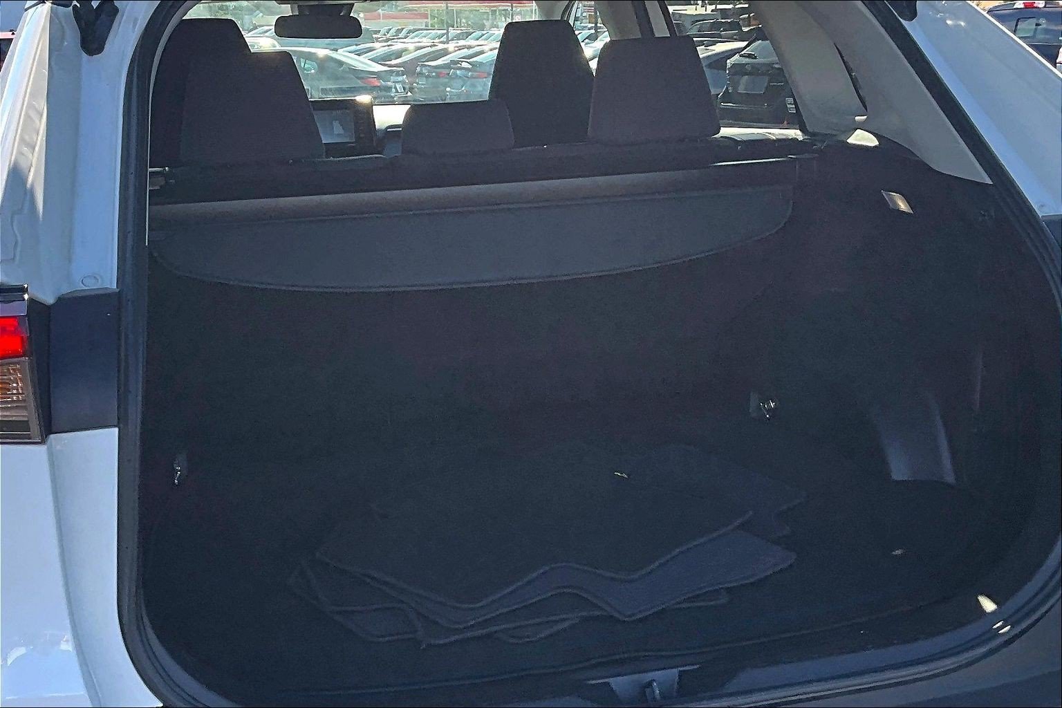 Used 2022 Toyota RAV4 LE w/ Carpet Mat Package (TMS) FWD image 19