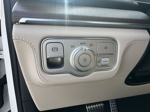 New 2026 Mercedes-Benz GLS 450 4MATIC image 37
