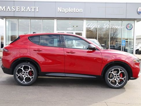 New 2025 Alfa Romeo Tonale w/ Premium Package image 4