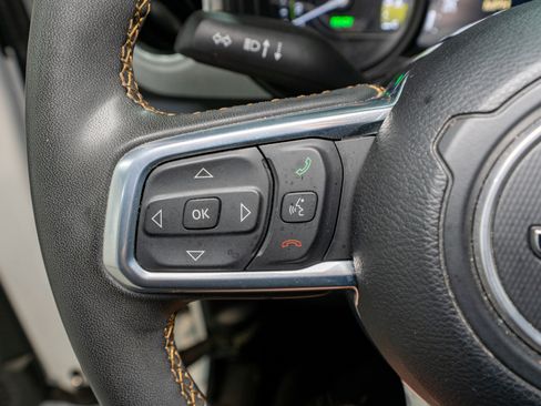 Used 2024 Jeep Wrangler Unlimited Sahara w/ Technology Group AWD/4WD image 27