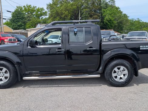 Used 2005 Nissan Frontier NISMO w/ (J01) Sunroof Pkg AWD/4WD image 2