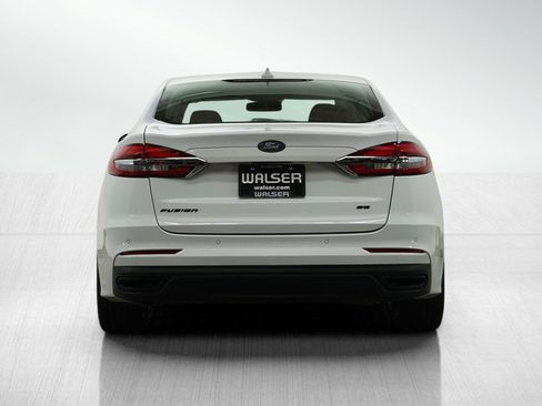 Used 2020 Ford Fusion SE image 5