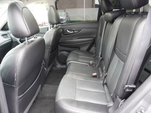 Used 2017 Nissan Rogue SL w/ SL Premium Package FWD image 13