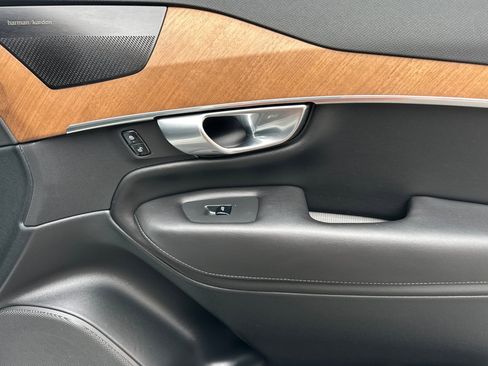 Certified 2023 Volvo XC90 T8 Plus AWD/4WD image 21