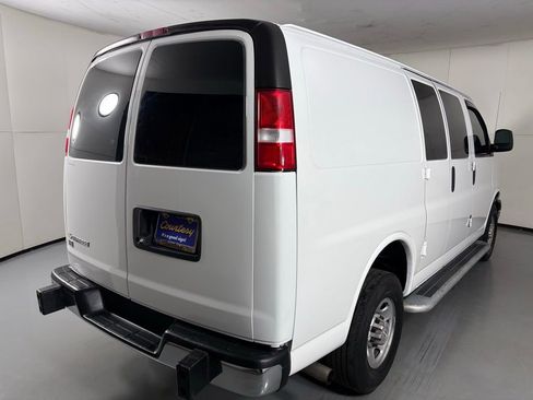 Used 2022 Chevrolet Express 2500 w/ Driver Convenience Package image 10