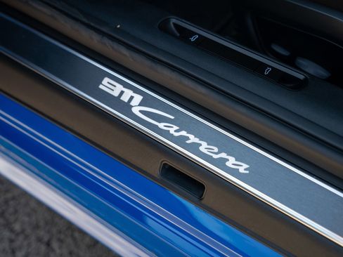 Used 2025 Porsche 911 Carrera RWD image 12