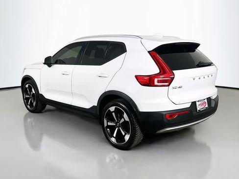 Used 2020 Volvo XC40 T5 Momentum image 21