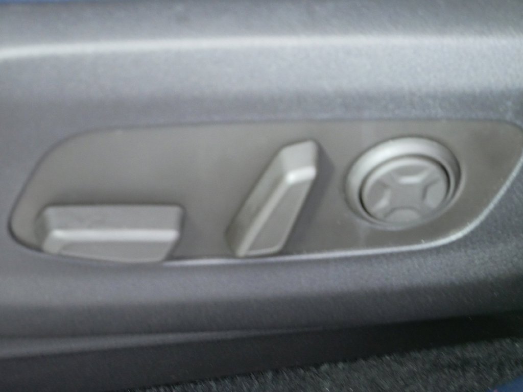 Used 2026 Kia Carnival SX FWD image 25