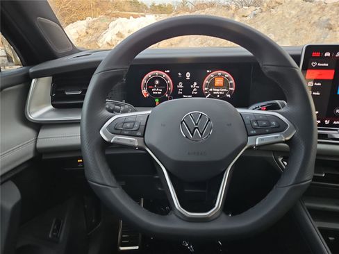 New 2026 Volkswagen Tiguan SE R-Line image 15