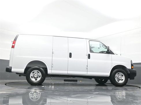New 2025 Chevrolet Express 2500 w/ Driver Convenience Package image 31
