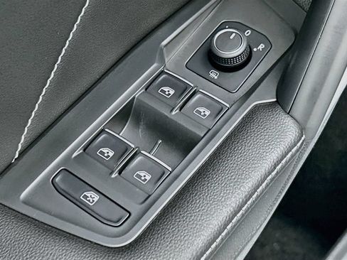 Used 2024 Volkswagen Tiguan SE R-Line FWD image 21