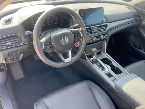 Used 2018 Honda Accord LX image 4