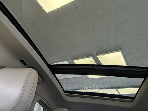 Used 2020 Lincoln Corsair Reserve w/ Appearance Package image 28