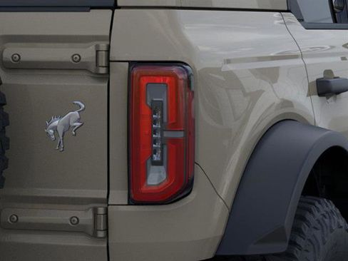 New 2025 Ford Bronco Badlands w/ Sasquatch Package AWD/4WD image 23