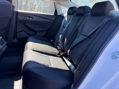 New 2025 Honda Accord SE image 9