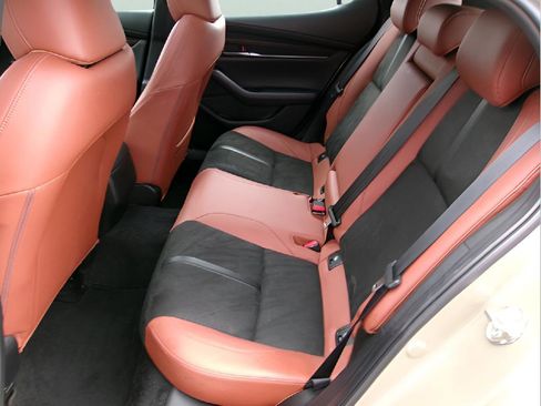 Used 2024 MAZDA MAZDA3 s image 10