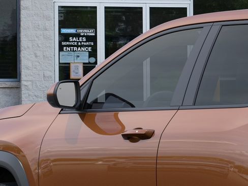 New 2027 Chevrolet Equinox LT w/ Convenience Package II AWD/4WD image 12