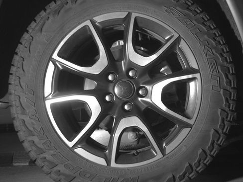 Used 2025 Jeep Compass Trailhawk image 15