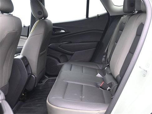 Used 2025 Chevrolet Trax ACTIV w/ Driver Confidence Package image 21