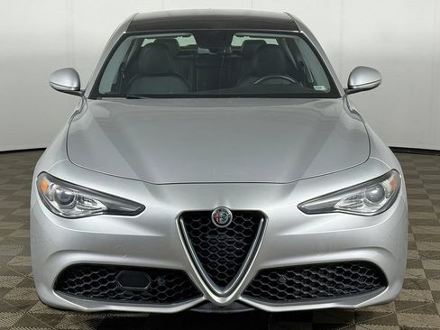 Used 2018 Alfa Romeo Giulia AWD image 11