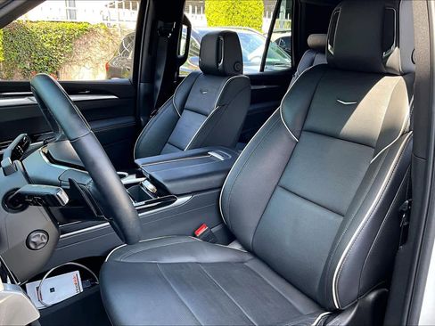 Used 2025 Cadillac Escalade Sport image 7