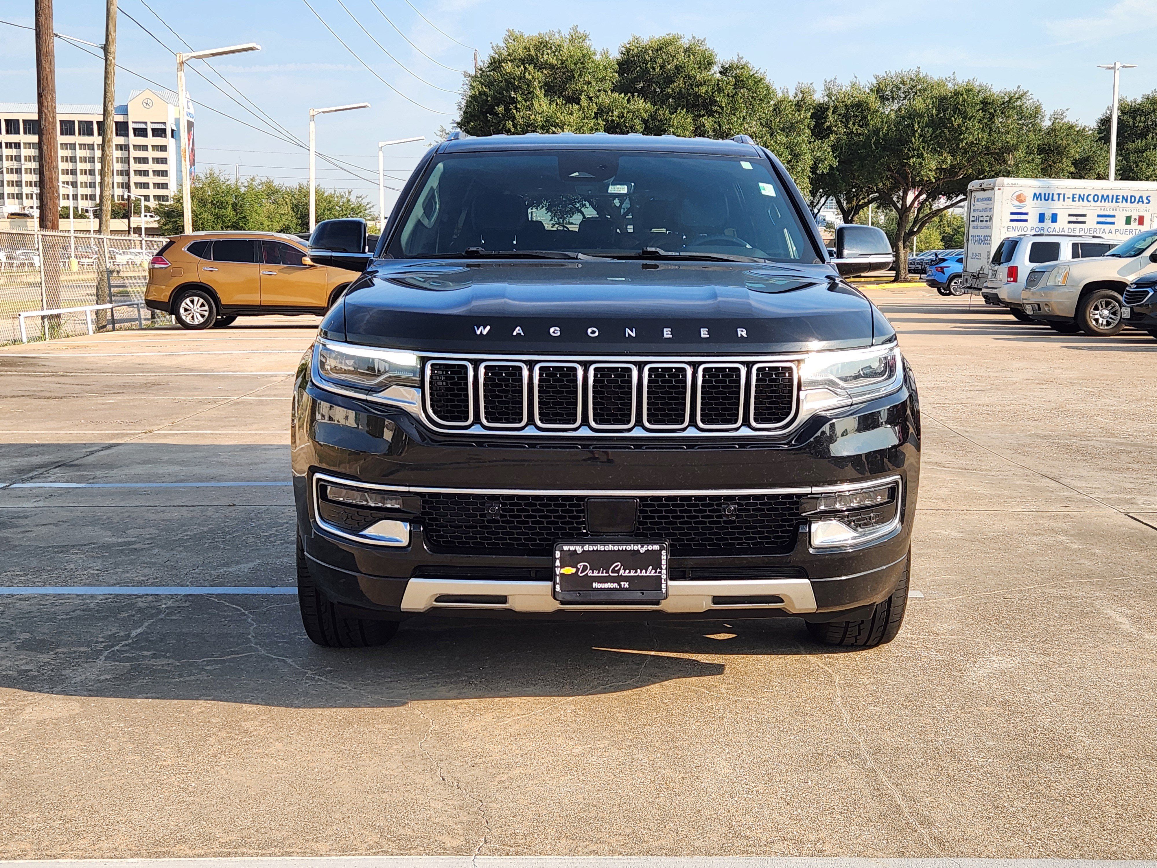 Used 2024 Jeep Wagoneer L Series II w/ Flexible Seating Group AWD/4WD image 3