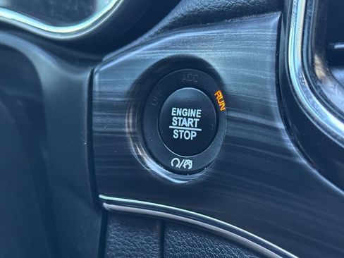 Used 2021 Jeep Grand Cherokee Limited w/ Luxury Group II image 19