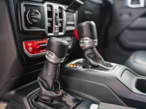 Used 2022 Jeep Wrangler Unlimited Rubicon w/ Xtreme Recon 35" Tire Package image 23