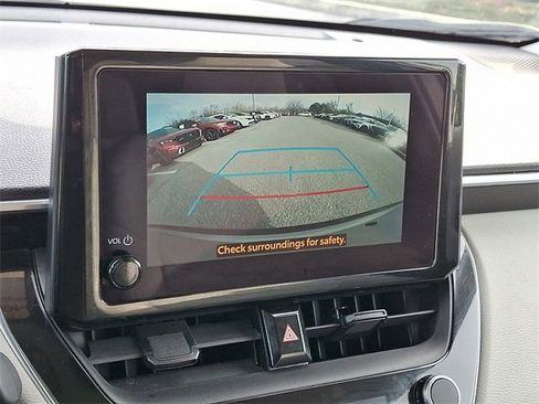 Certified 2023 Toyota Corolla Cross LE image 17